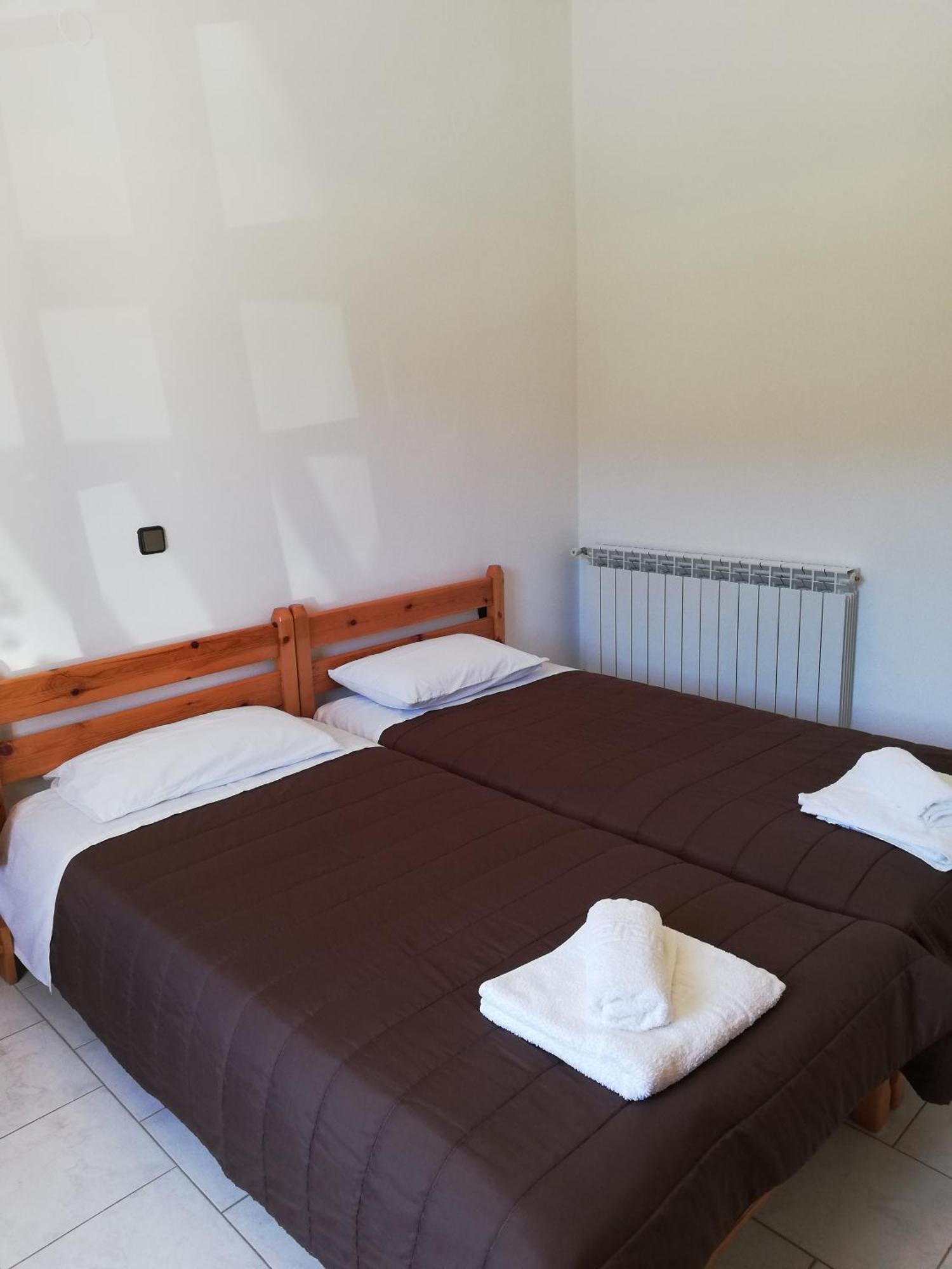Lemonia Apartment Afión Bagian luar foto
